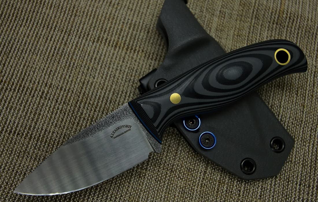 Oleksandr Liaskovskii Ukrainian master bladesmith crafting custom handmade knives for bushcraft, hunting, military, and kitchen use