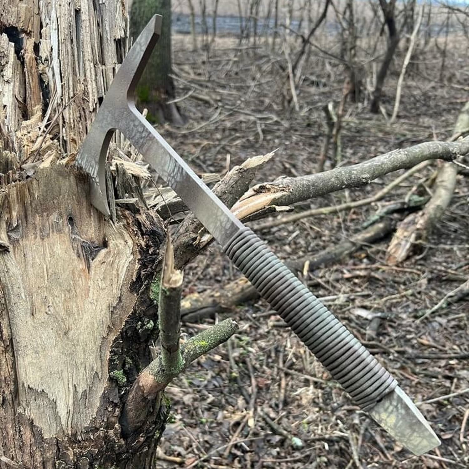 Handcrafted by Ukrainian craftsmen, this Skull Crusher Tactical Tomahawk is made of high-quality steel, skull crusher