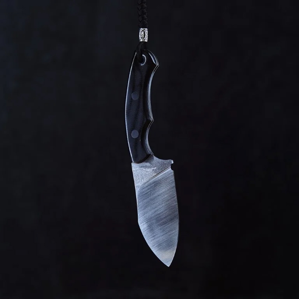 Handmade full tang knife with durable steel blade and ergonomic handle by Full Tangi