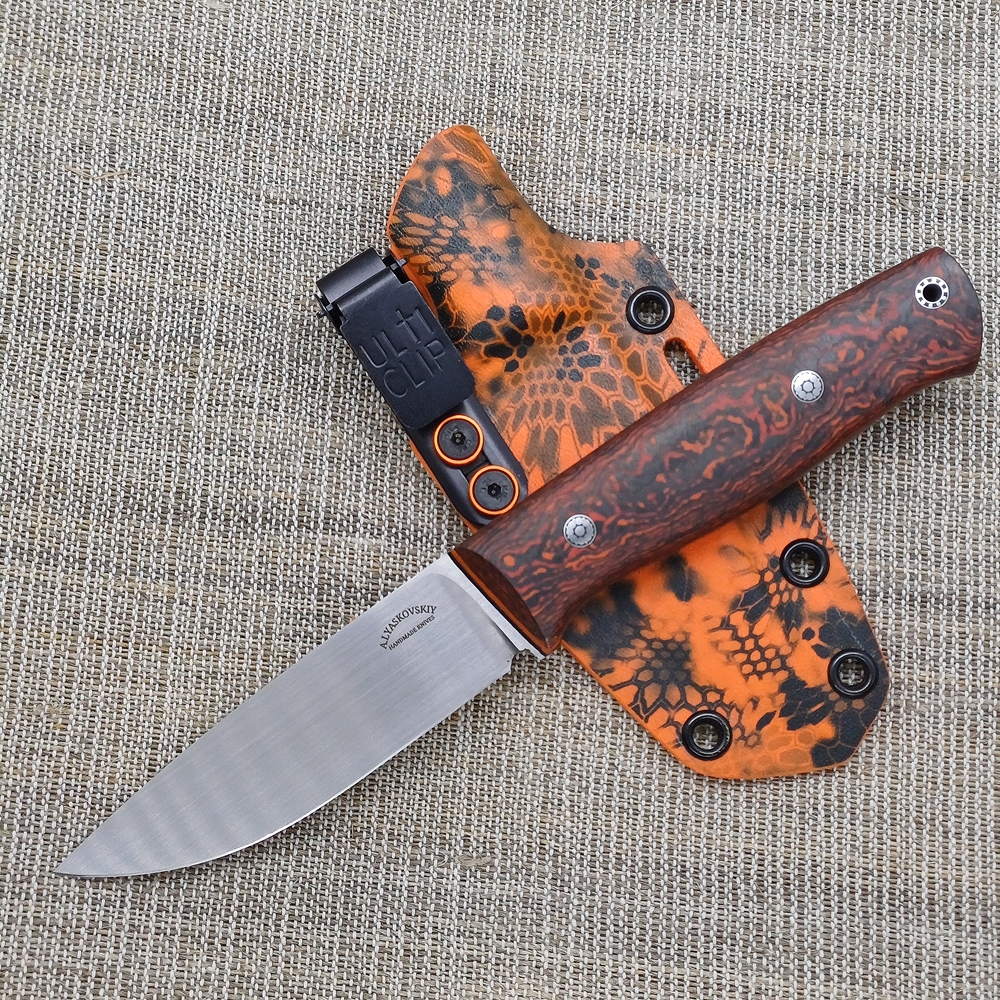 Oleksandr Liaskovskii Ukrainian master bladesmith crafting custom handmade knives for bushcraft, hunting, military, and kitchen use