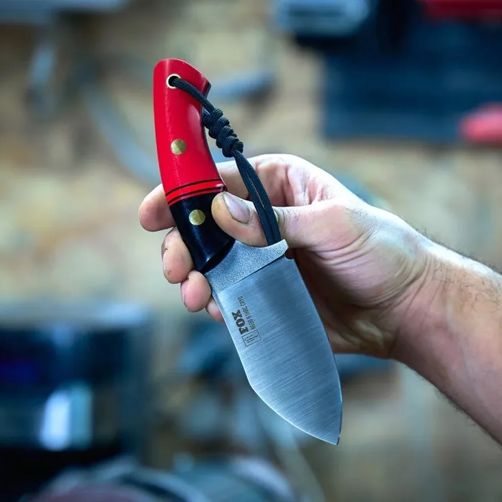 Handmade full tang knife with durable steel blade and ergonomic handle by Full Tangi