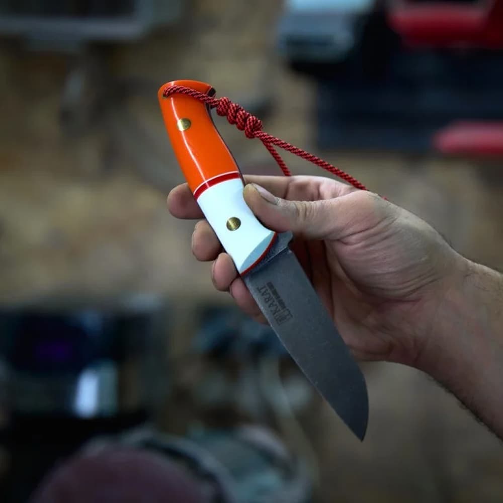 Handmade full tang knife with durable steel blade and ergonomic handle by Full Tangi