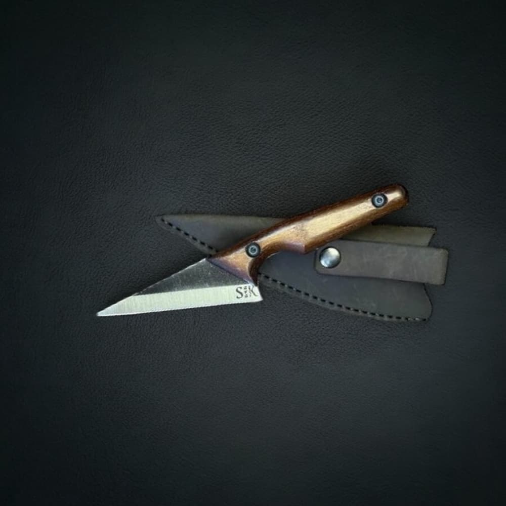 SavaKnife — Ukrainian bladesmith Maksym Sava forging handcrafted knives in his workshop