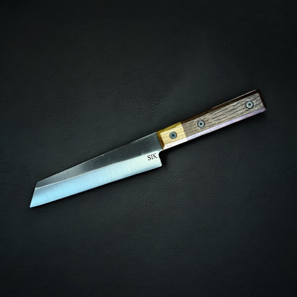 Kiritsuki_brown_ SavaKnife — Ukrainian bladesmith Maksym Sava forging handcrafted knives in his workshop