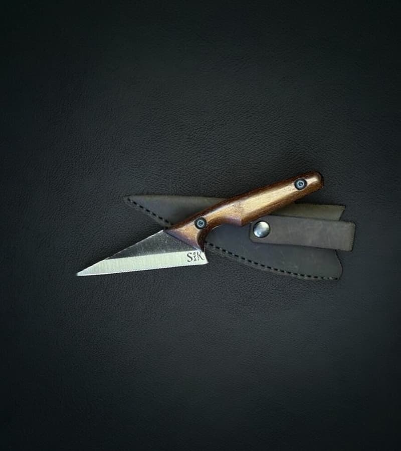 SavaKnife — Ukrainian bladesmith Maksym Sava forging handcrafted knives in his workshop