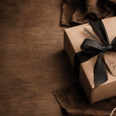 handmade knife gift guide with wrapped gift box for men